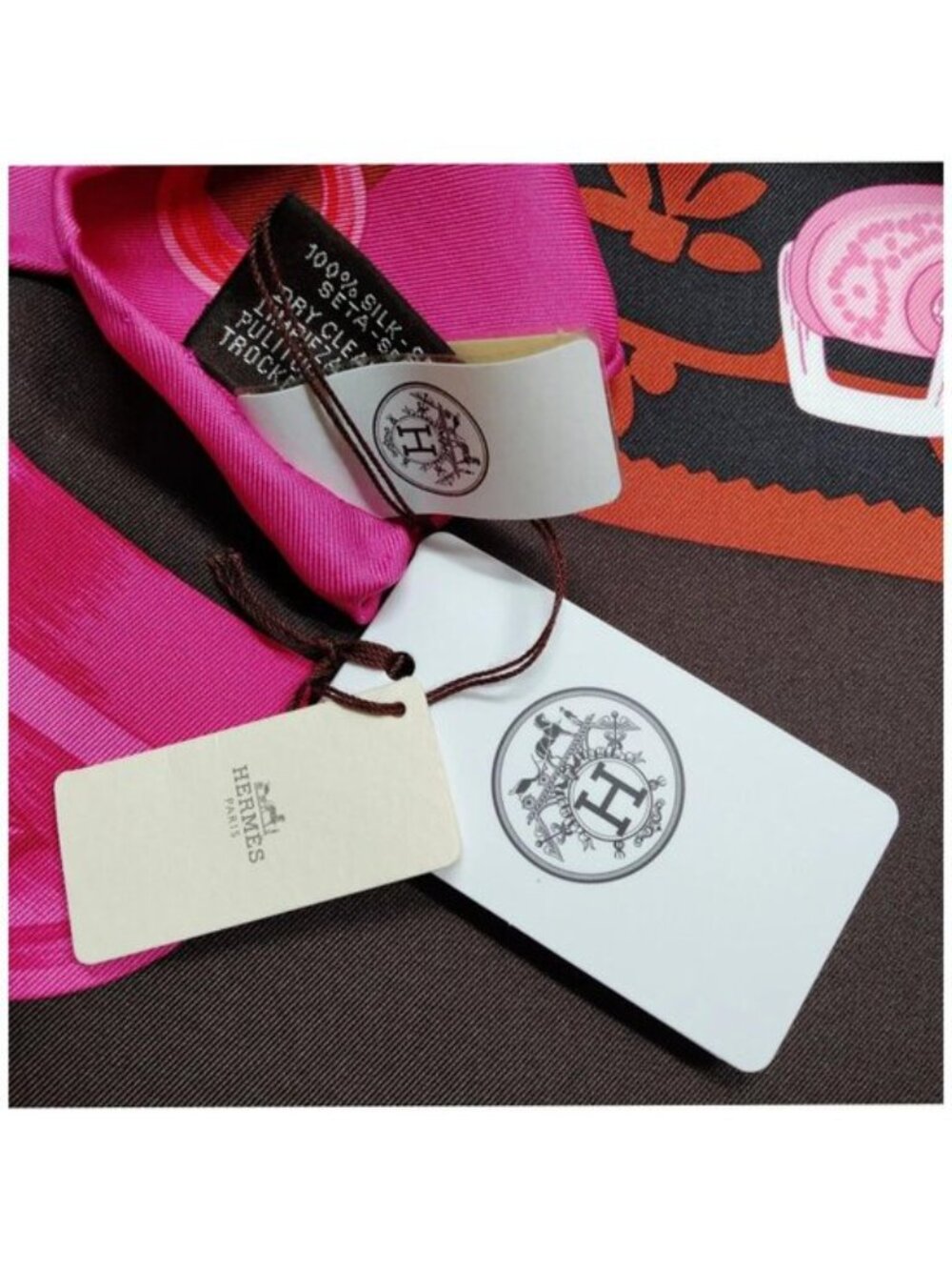 Authnetic Hermès Etriers Carré 90 Silk Scarf Pink Black - Picture 6 of 10